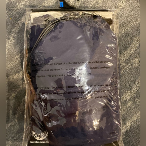 Men’s Spirit Halloween Police Costume - Picture 3 of 3